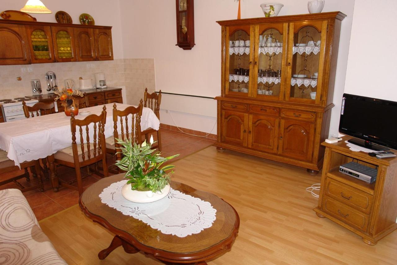 Apartments Nikolina Novi Vinodolski Luaran gambar