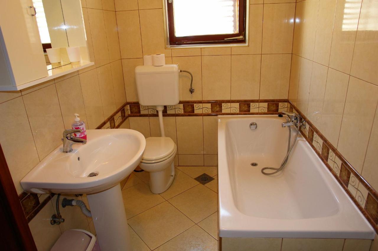 Apartments Nikolina Novi Vinodolski Luaran gambar